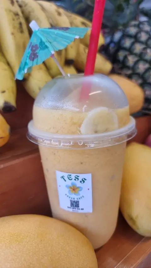 Fresh fruit smoothie